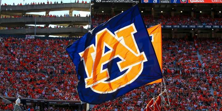 Auburn football, Notre Dame to play home