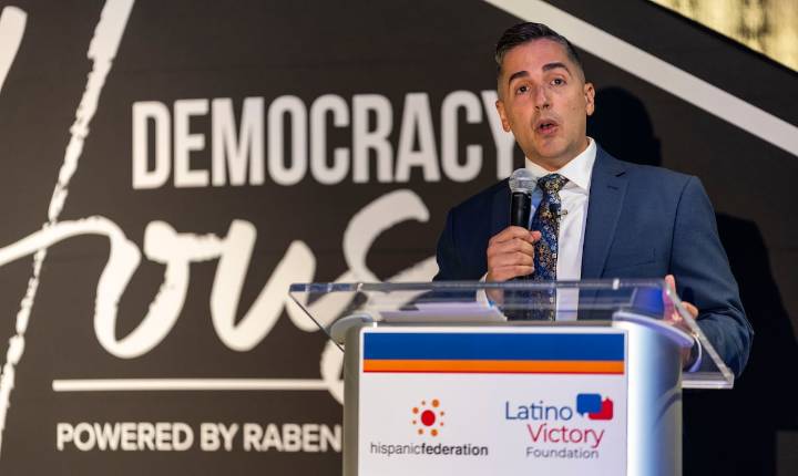 El electorado latino apoyó con fuerza a los demócratas en la primera elección de 2025