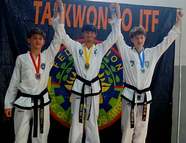 Gran actuación de taekwondistas juninenses
