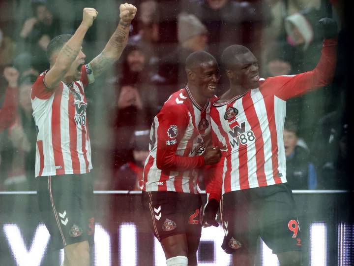 Brian Bobbey comes off bench to snatch Sunderland victory against Bournemouth