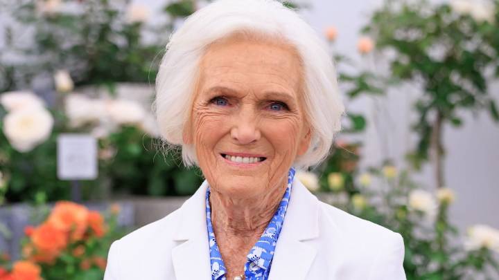 Mary Berry, 90, looks unrecognisable in unearthed photo from her 30s