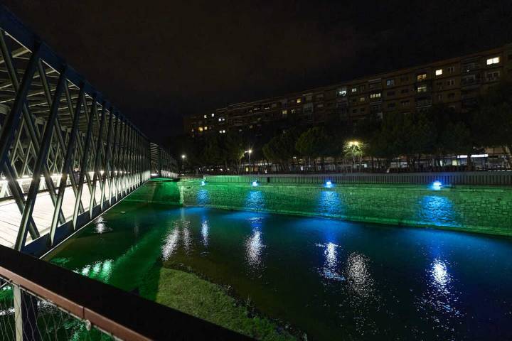 Madrid ilumina el Manzanares por Navidad con tecnología LED de bajo consumo
