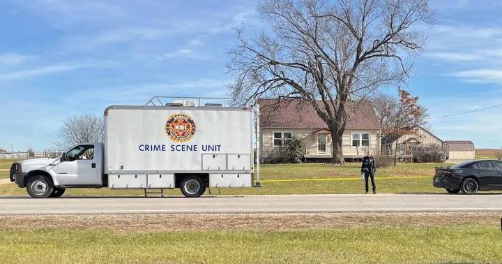 4 officers injured, man killed in Osage County shooting