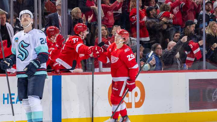 Danielson, Larkin help Red Wings defeat Kraken to push point streak to 4