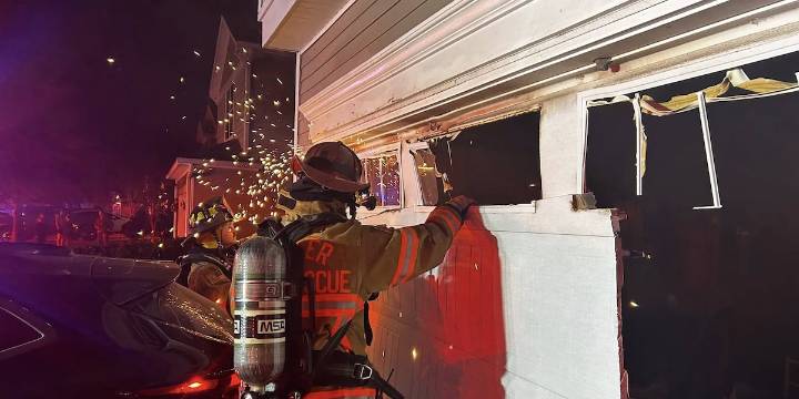 Pooler firefighters extinguish house fire on Hamilton Grove Drive