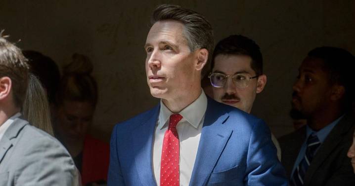 Funding bill lets Josh Hawley, other senators sue over Jan. 6 phone records seizure