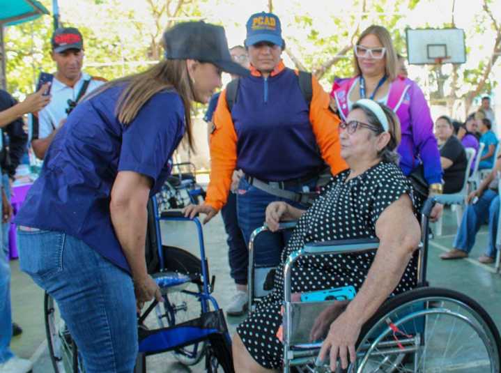 Alcaldía Bolivariana de Maracaibo entregó $ 8 mil en ayudas técnicas en Antonio Borjas Romero