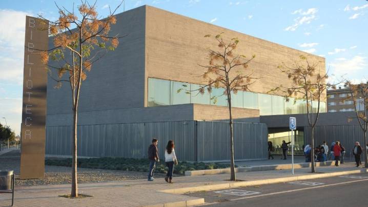 La Biblioteca Pere Anguera celebra deu anys amb una jornada plena d’activitats