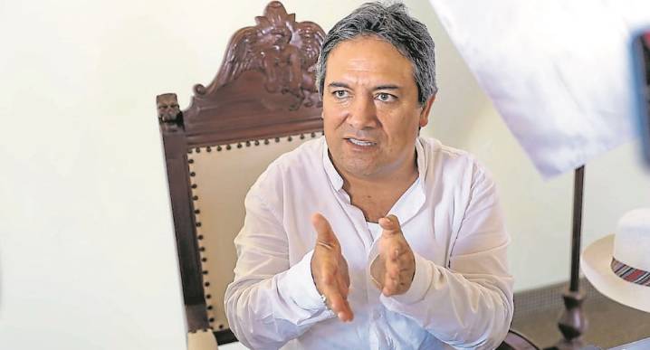 Arturo Fernández retirará denuncia contra César Combina “en bien de la democracia”