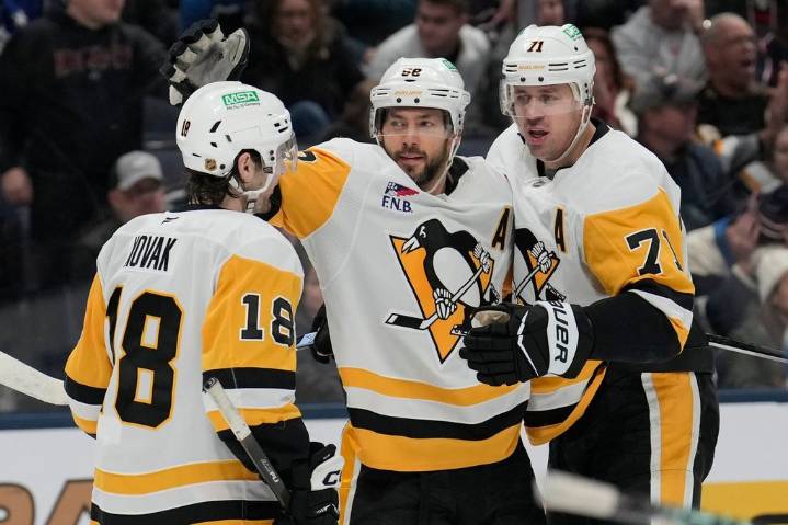 Letang scores in OT, Crosby nets 2 as Penguins beat Blue Jackets 4