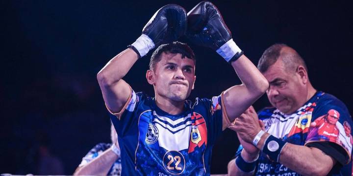 El boxeador argentino que peleará por sorpresa por el título mundial minimosca de la CMB