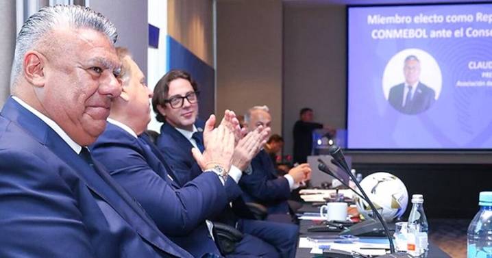 En medio del escándalo con Estudiantes: la Conmebol ratifica a Chiqui Tapia como su representante ante la FIFA