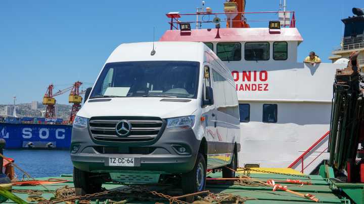 Presentan el primer transporte público subsidiado terrestre en la isla Robinson Crusoe: Beneficiará a más de 900 personas