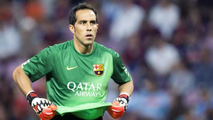 Claudio Bravo está entre los 10 mejores arqueros en la historia de Barcelona según Sport Illustrated