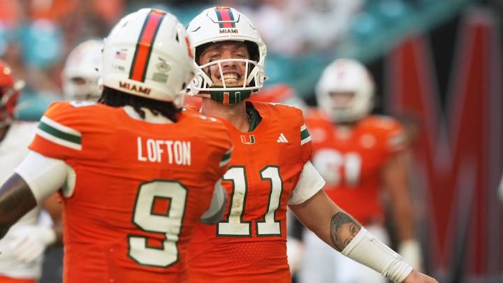 Carson Beck tops 10,000 yards as No. 18 Miami rolls past Syracuse