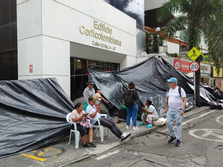 Indígenas ocupan sede de la Agencia de Tierras en Cali: exigen cumplimiento de acuerdos