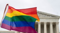 Corte Suprema de EEUU rechaza anular decisión que legalizó el matrimonio homosexual