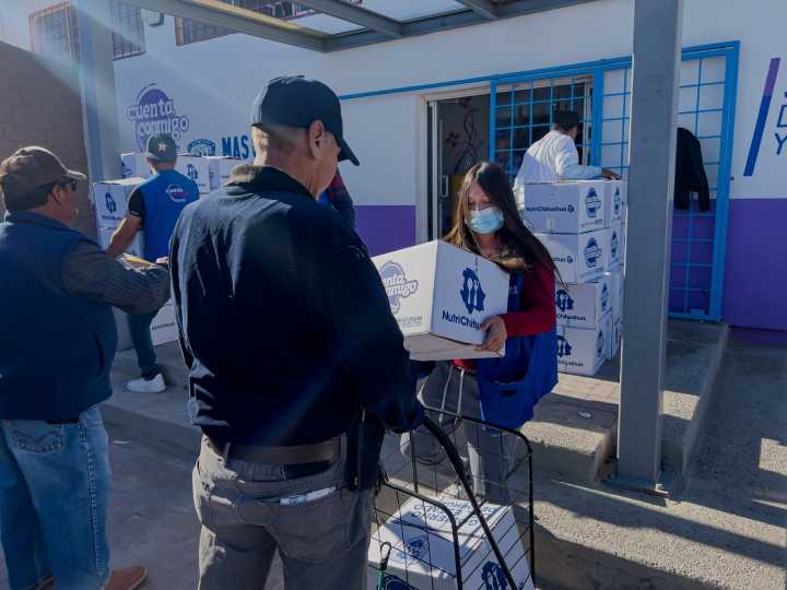 Entregan apoyos NutriChihuahua a 200 personas