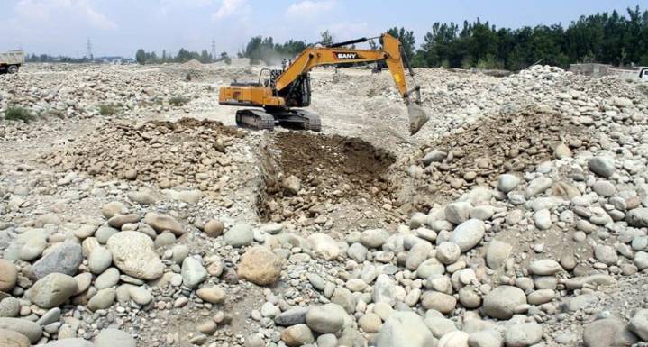 Eight Vehicles Seized for Illegal Mining in Central Kashmir