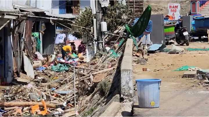 Deadly typhoon causes destruction in Vietnam