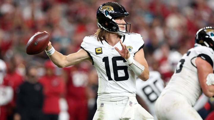 Despite 7-4 record, Jaguars QB Trevor Lawrence lead NFL with 14 turnovers