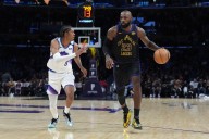 Deadspin | NBA roundup: LeBron James makes season debut in Lakers' win