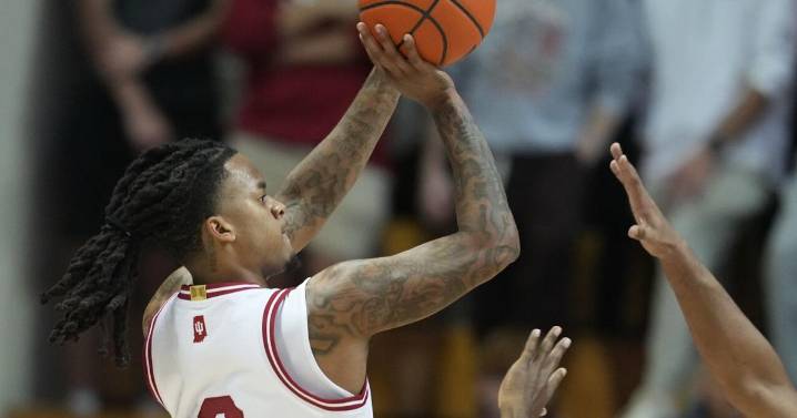 "Keep shooting, that's it": Hoosiers battle shooting slump