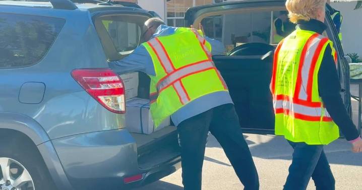 More than 250 families seek food assistance from Parrish church after shutdown