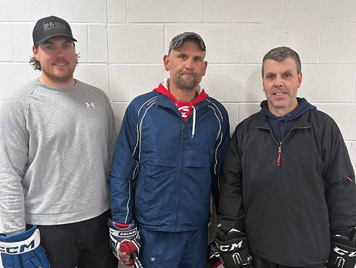 New Hawks' coaching staff hired as losing slide extended