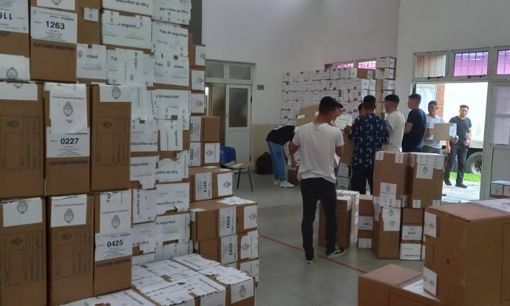 Retiraron urnas y boletas de la Escuela 66 para el programa de reciclado del Hospital Garrahan