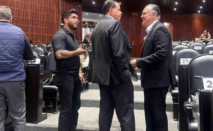 Influencer irrumpe en el Pleno y desata choque entre bancadas en San Lázaro