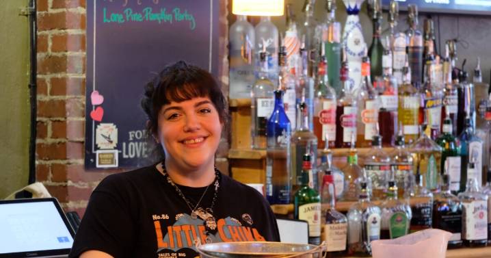 Seacoast businesses offer support for shipyard workers as missed paychecks pile up