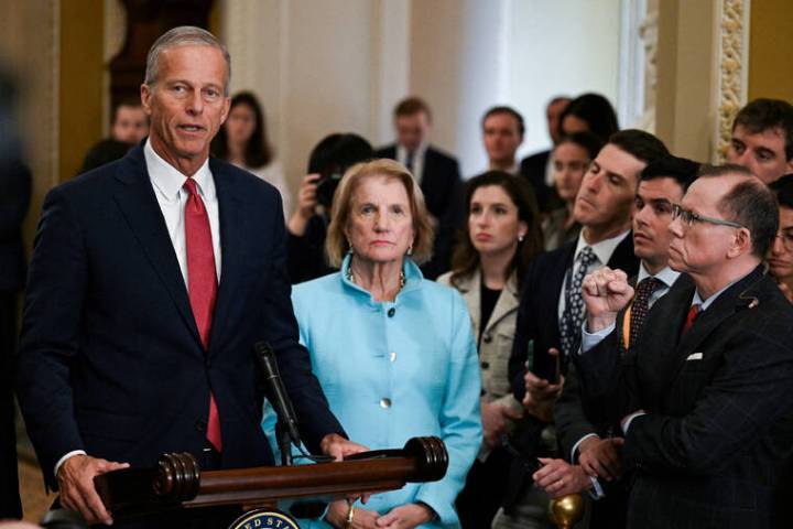 Trump seeks end of Senate filibuster as record-breaking shutdown continues