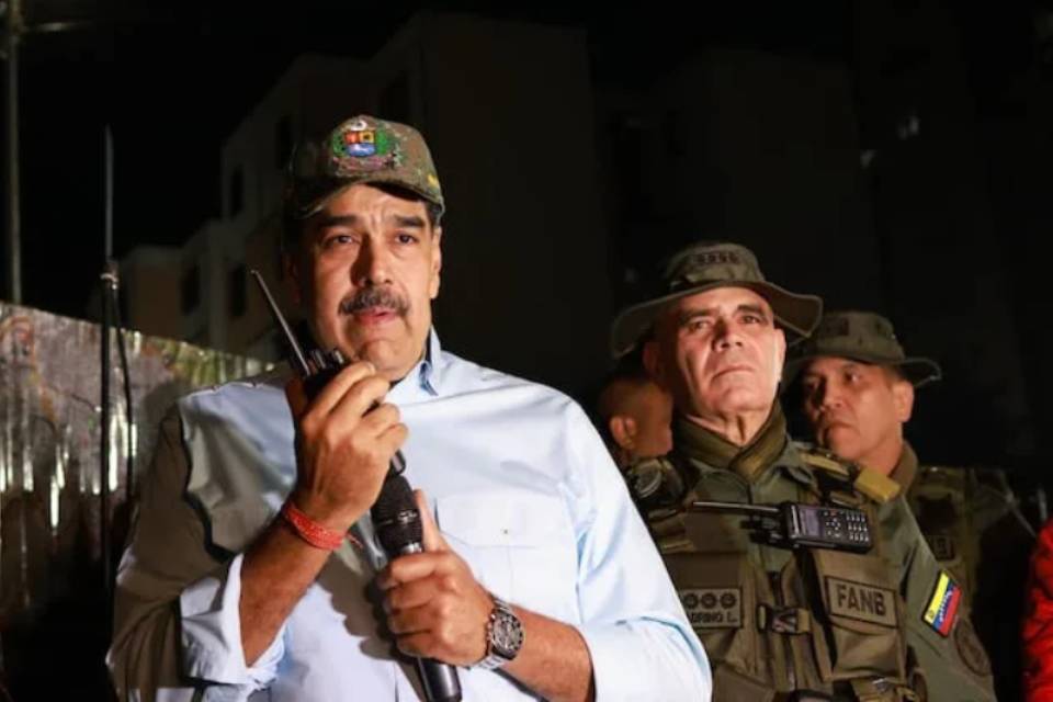 Maduro planea «resistencia prolongada» y EEUU evalúa objetivos, dice prensa internacional