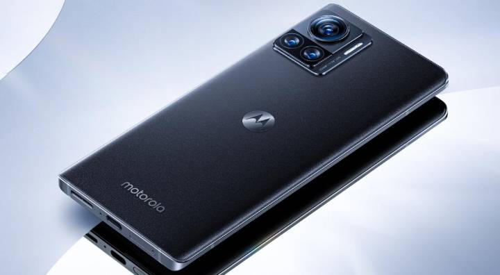 Este Motorola de 2022 tiene cámara 8K de 200MP, chip GAMER y carga al 100% en 8 minutos: su precio es 50% menos