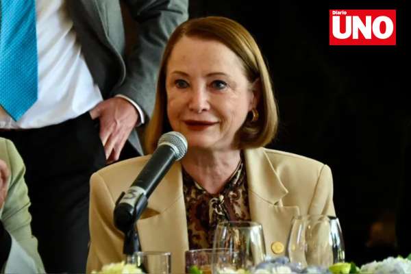 Senado de México rechaza acusación de injerencia tras asilo a Betssy Chávez