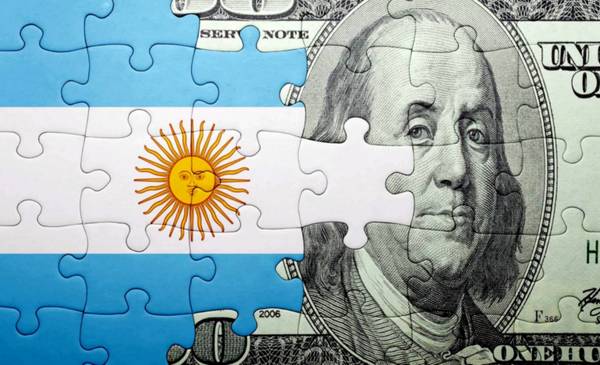 Financial Times dice que Trump impulsa la dolarización global y que Argentina sería "principal candidata"