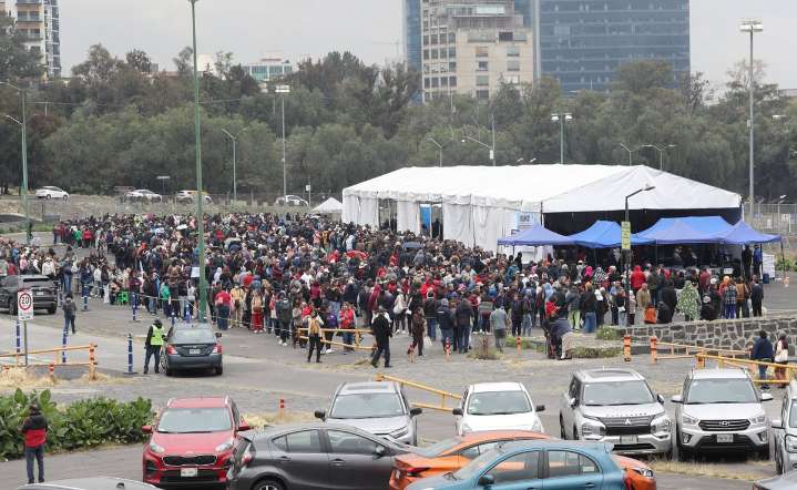 Van miles a vacunación en Ciudad Universitaria, en la UNAM