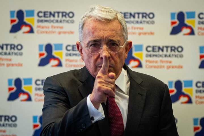 Uribe pide a precandidatos del Centro Democrático enfocarse en propuestas y no en confrontaciones con Petro