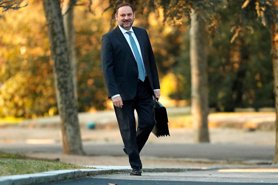 Justicia española envía a prisión a exministro José Luis Ábalos, cercano a Pedro Sánchez