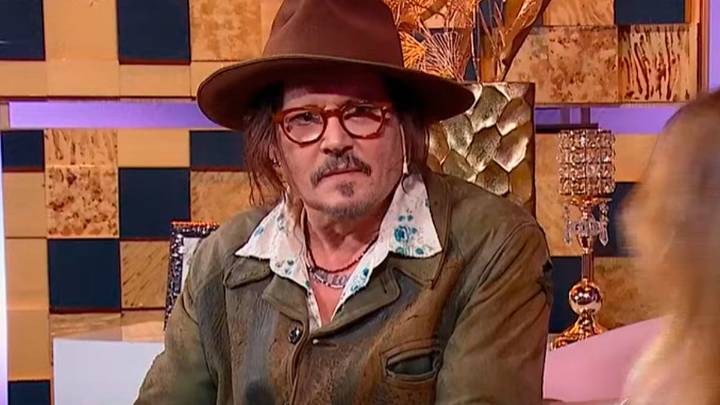El momento inesperado que vivió Johnny Depp en plena nota con Verónica Lozano