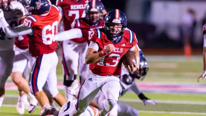 Teurlings Catholic football snaps 10-year losing streak vs STM