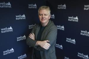 As AI data scrapers sap websites’ revenues, some fight back