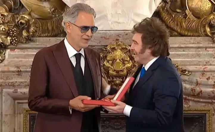 Andrea Bocelli fue condecorado en la Casa Rosada: Milei lo distinguió con la Orden de Mayo