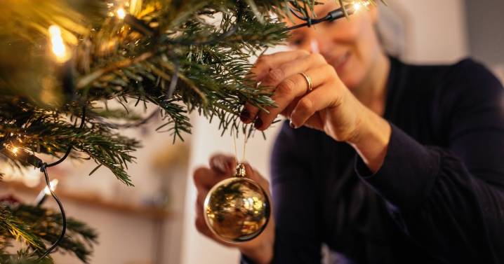 Avoid these 5 Christmas decoration mistakes when transforming your home