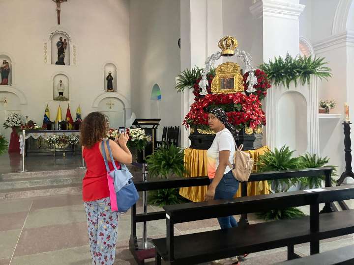 Cagüeños pidieron paz y bendiciones a la Virgen de Chiquinquirá