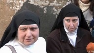 Entre barrotes y oraciones: así vivieron su detención las monjas de Belorado tras vender obras del convento