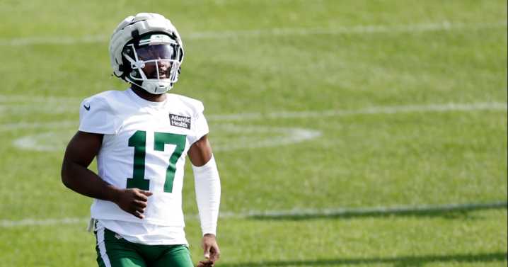 New York Jets cornerback Kris Boyd is critically wounded in a Manhattan shooting