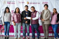 Reciben más de mil 600 "ninis" en Tlaxcala tarjetas de Jóvenes Construyendo el Futuro