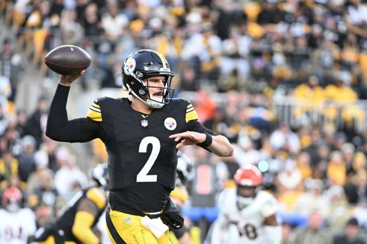 Steelers QB Aaron Rodgers (wrist) out against Bears; Mason Rudolph to start